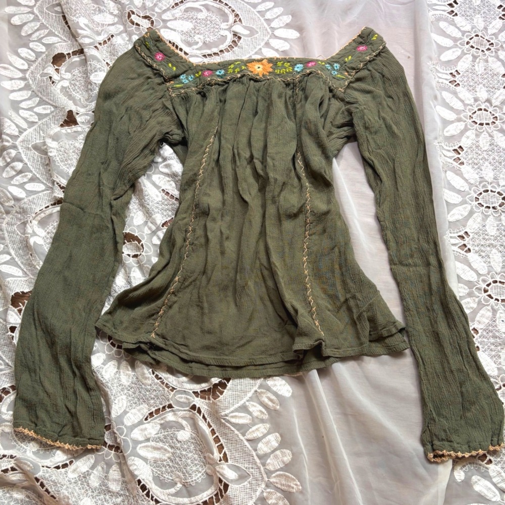 Y2K Boho Passport Olive Green Crinkle Rayon Floral Embroidered Peasant Blouse S